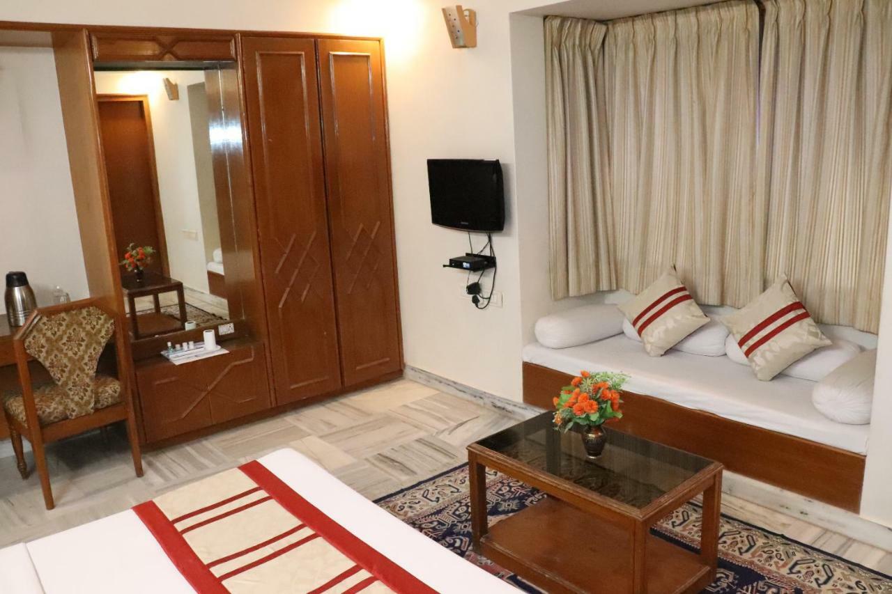 Geetco Hotel Jalor Экстерьер фото